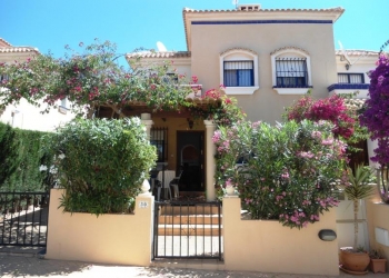 Chalet semi detached - A Vendre - Orihuela Costa - La Zenia