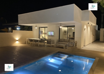 Villa - Alquiler larga estancia - Orihuela Costa - Cabo Roig