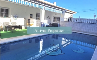 Chalet - Alquiler larga estancia - Villamartin - Villamartin