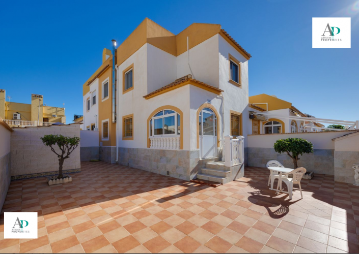 Long Term Rentals - Chalet - La Siesta, Torrevieja - La Siesta