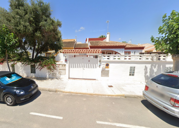 Chalet - Alquiler larga estancia - Orihuela Costa - Torre de la Horadada