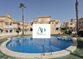 Chalet - Long Term Rentals - Orihuela Costa - La Zenia