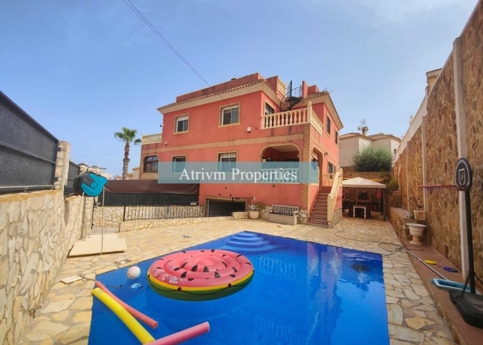 Alquiler larga estancia - Semi-Detached Villa - Villamartin