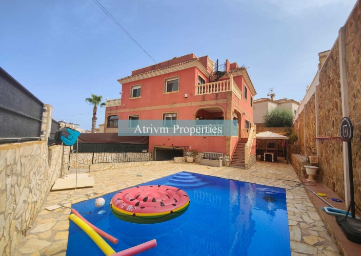 Alquiler larga estancia - Semi-Detached Villa - Villamartin