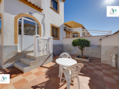 Chalet - Long Term Rentals - La Siesta, Torrevieja - La Siesta