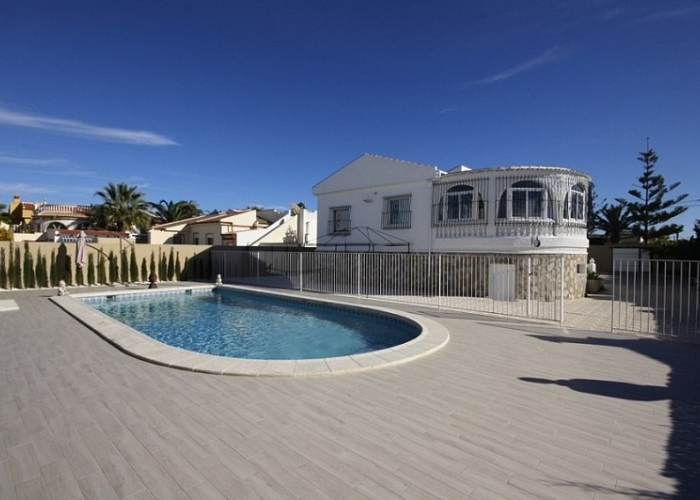 Long Term Rentals - Villa detached - Torrevieja