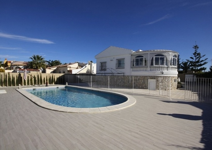 Location - Chalet - Torreta Florida - Los Altos, Los Balcones, Jardín del Mar, El Limonar, El Chaparral, La Siesta