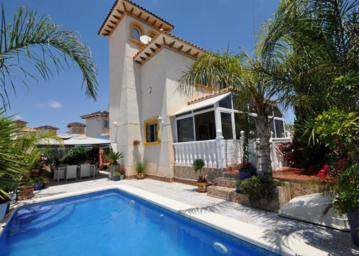 Resale - Villa - La Zenia