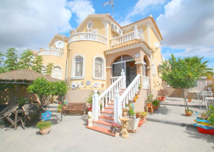 Resale - Detached Villa - Orihuela Costa - Villamartin