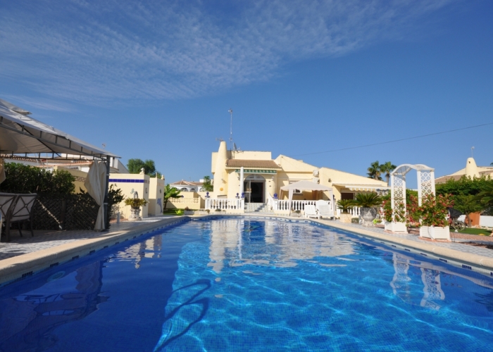 Resale - Villa - Torrevieja - San Luis