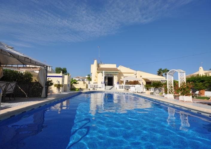 Resale - Villa - Torrevieja - San Luis