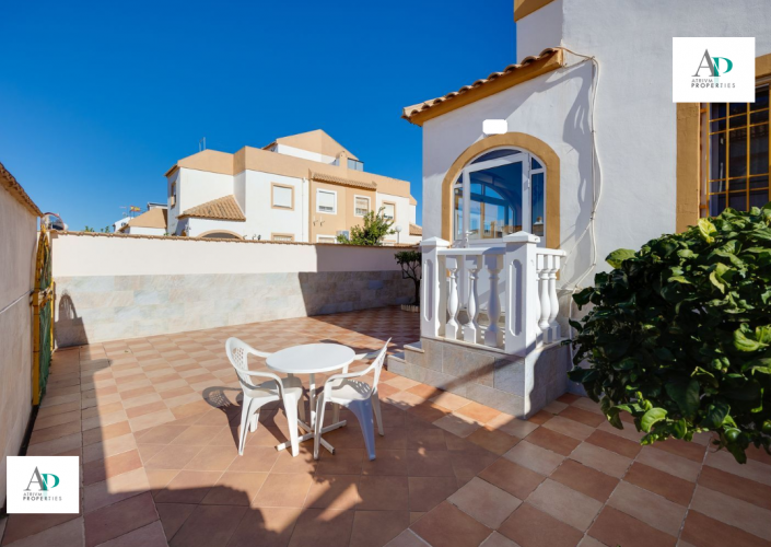 Long Term Rentals - Chalet - La Siesta, Torrevieja - La Siesta