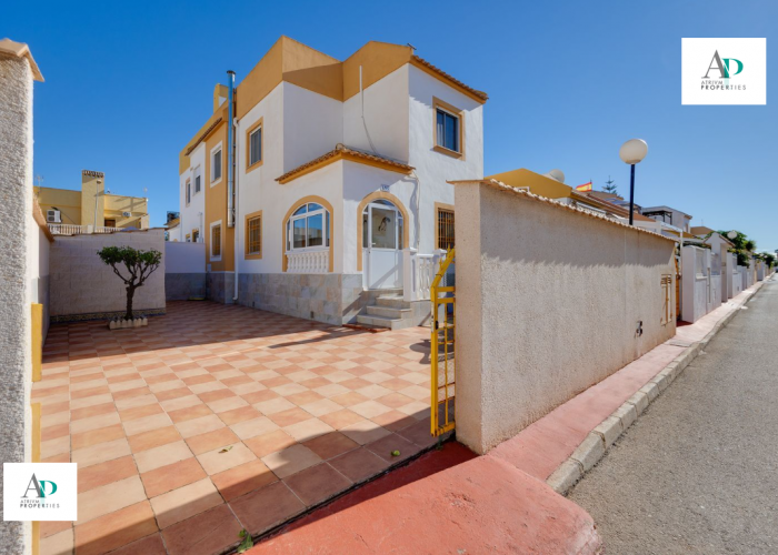 Long Term Rentals - Chalet - La Siesta, Torrevieja - La Siesta