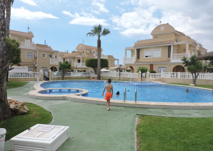 Alquiler larga estancia - Bungalow - Orihuela Costa - La Zenia