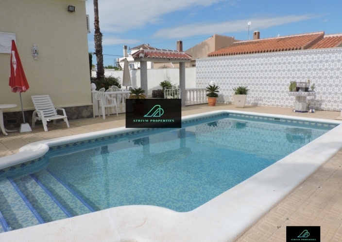 Alquiler larga estancia - Detached Villa - Torrevieja