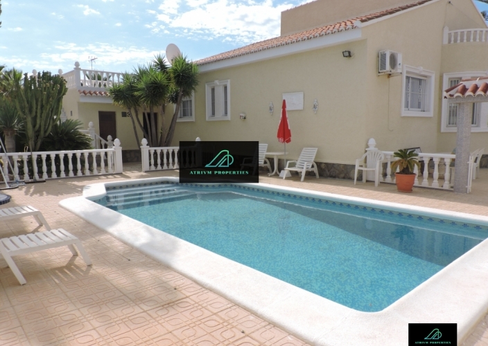 Alquiler larga estancia - Chalet - Torrevieja