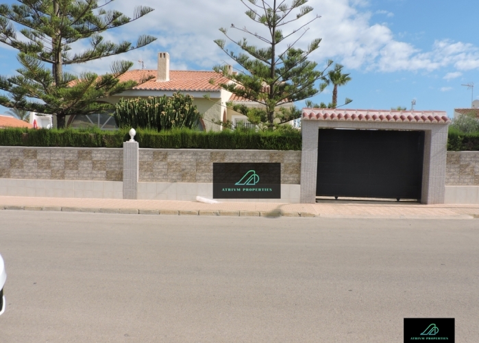 Alquiler larga estancia - Villa - Torrevieja