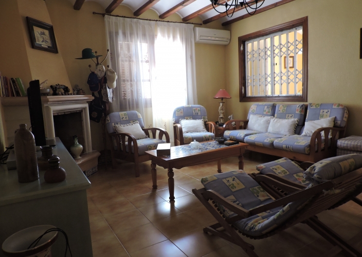 Resale - Chalet - Alicante - Playa Flamenca