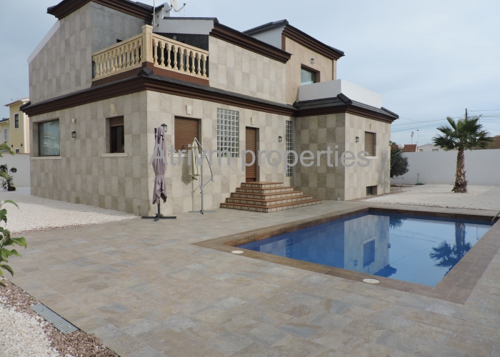 Long Term Rentals - Villa - Torrevieja