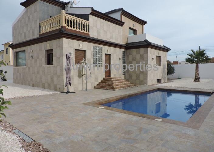 Long Term Rentals - Villa - Torrevieja