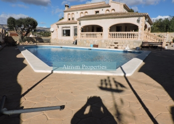 Chalet - Alquiler larga estancia - Albatera - Albatera