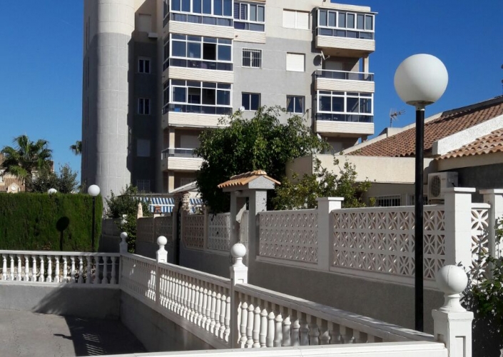 Alquiler larga estancia - Apartamento - Torrevieja