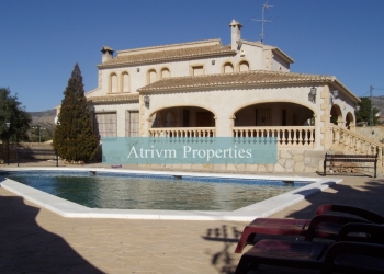 Villa - Alquiler larga estancia - Albatera - Albatera