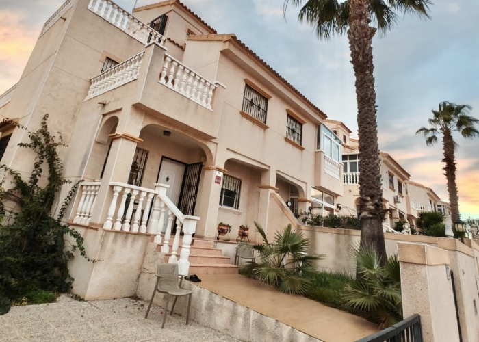 Long Term Rentals - Villa semi detached - Villamartin