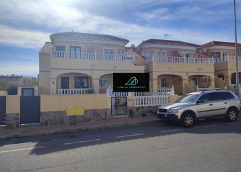 Chalet - Alquiler larga estancia - Orihuela Costa - Villamartin