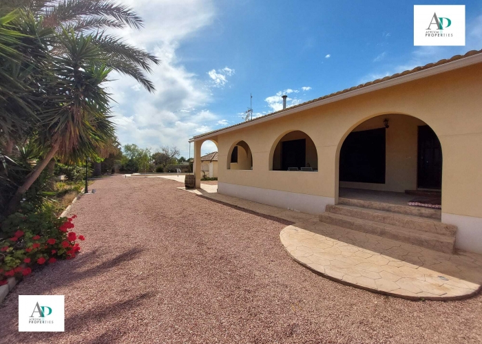 Alquiler larga estancia - Villa - Elche