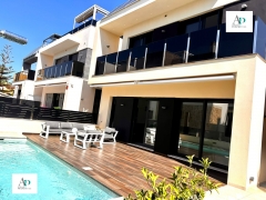Chalet - Alquiler larga estancia - Orihuela Costa - La Zenia