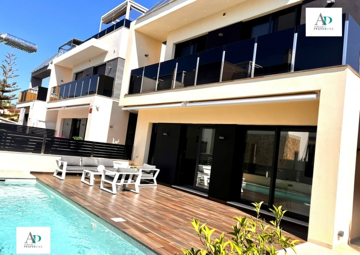 Alquiler larga estancia - Chalet - Orihuela Costa - La Zenia