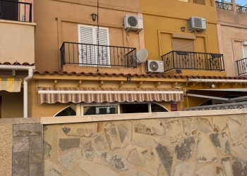 Chalet - Alquiler larga estancia - Torrevieja - El Salado