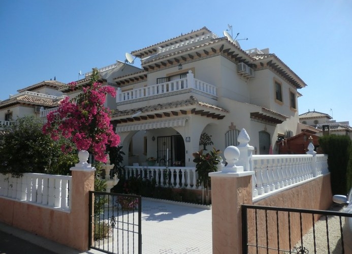 Resale - Chalet semi detached - Cabo Roig - Lomas de Cabo Roig