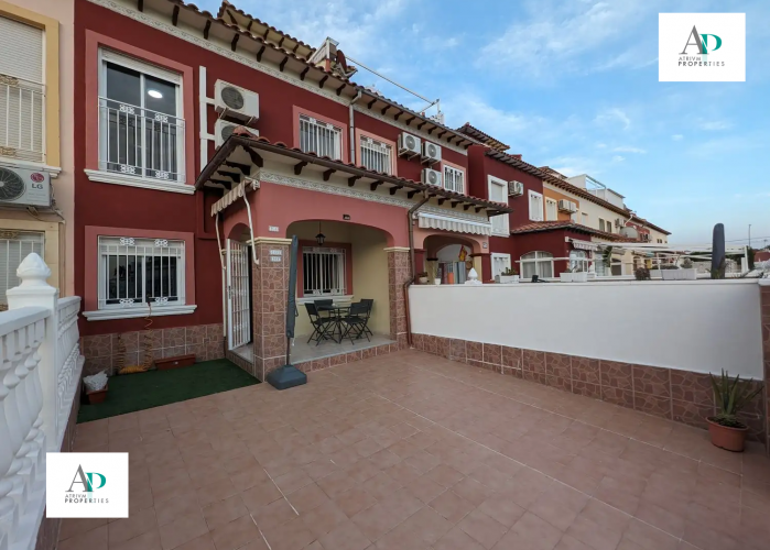 Alquiler larga estancia - Chalet - Torrevieja - La Siesta
