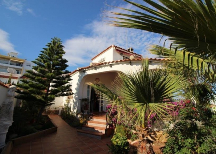 Alquiler larga estancia - Detached Villa - Orihuela Costa - Villamartin